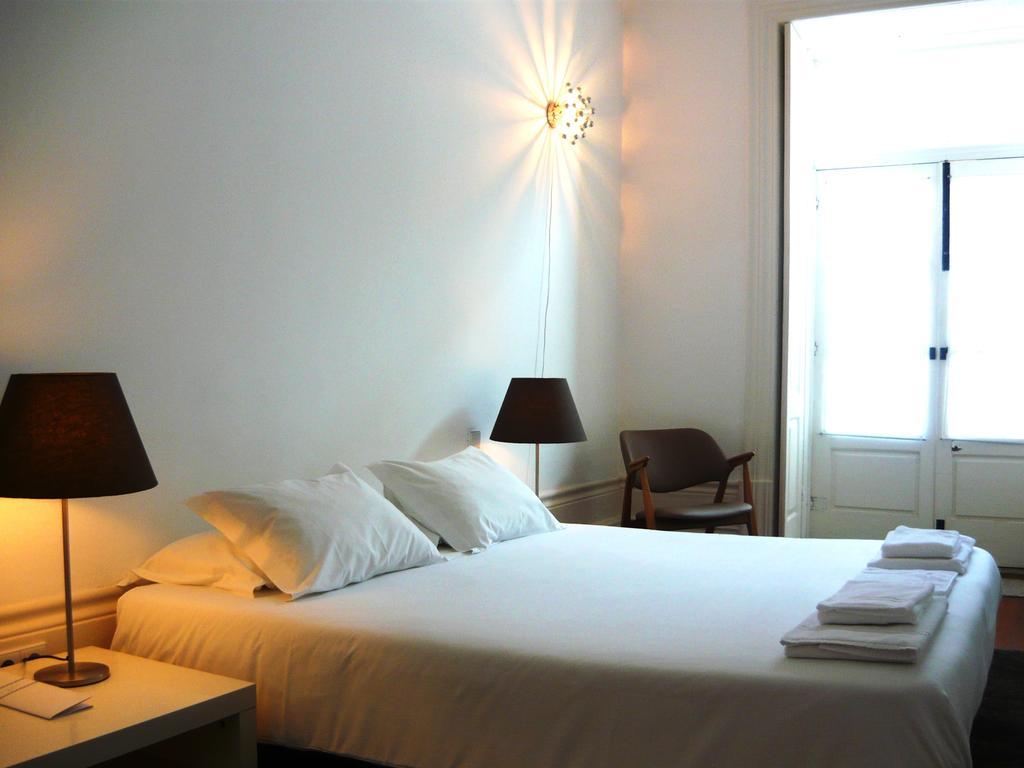 435 Almada Cosy Studio Apartment