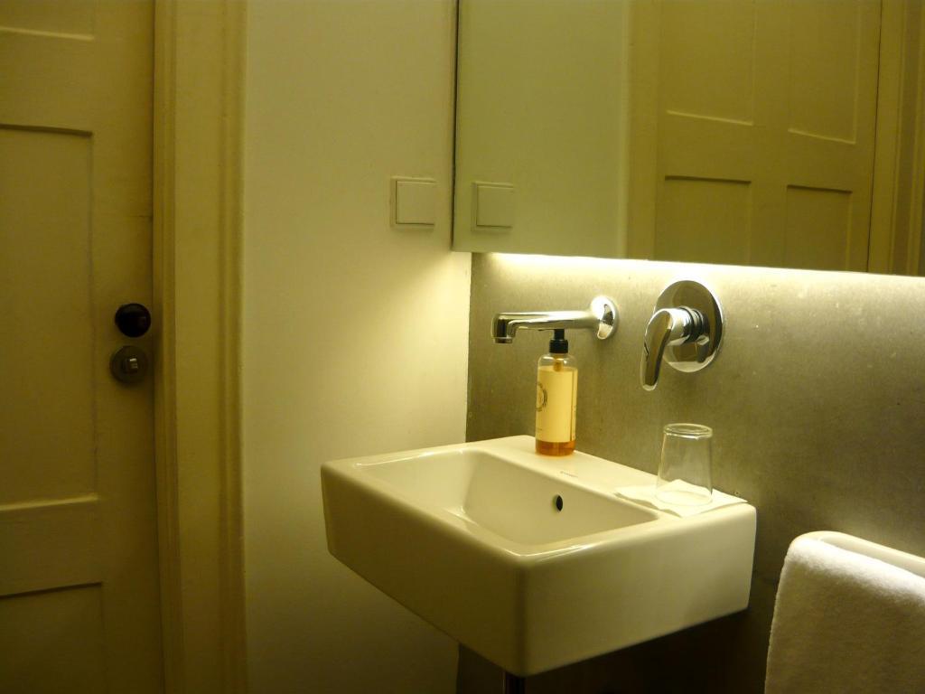 435 Almada Cosy Studio